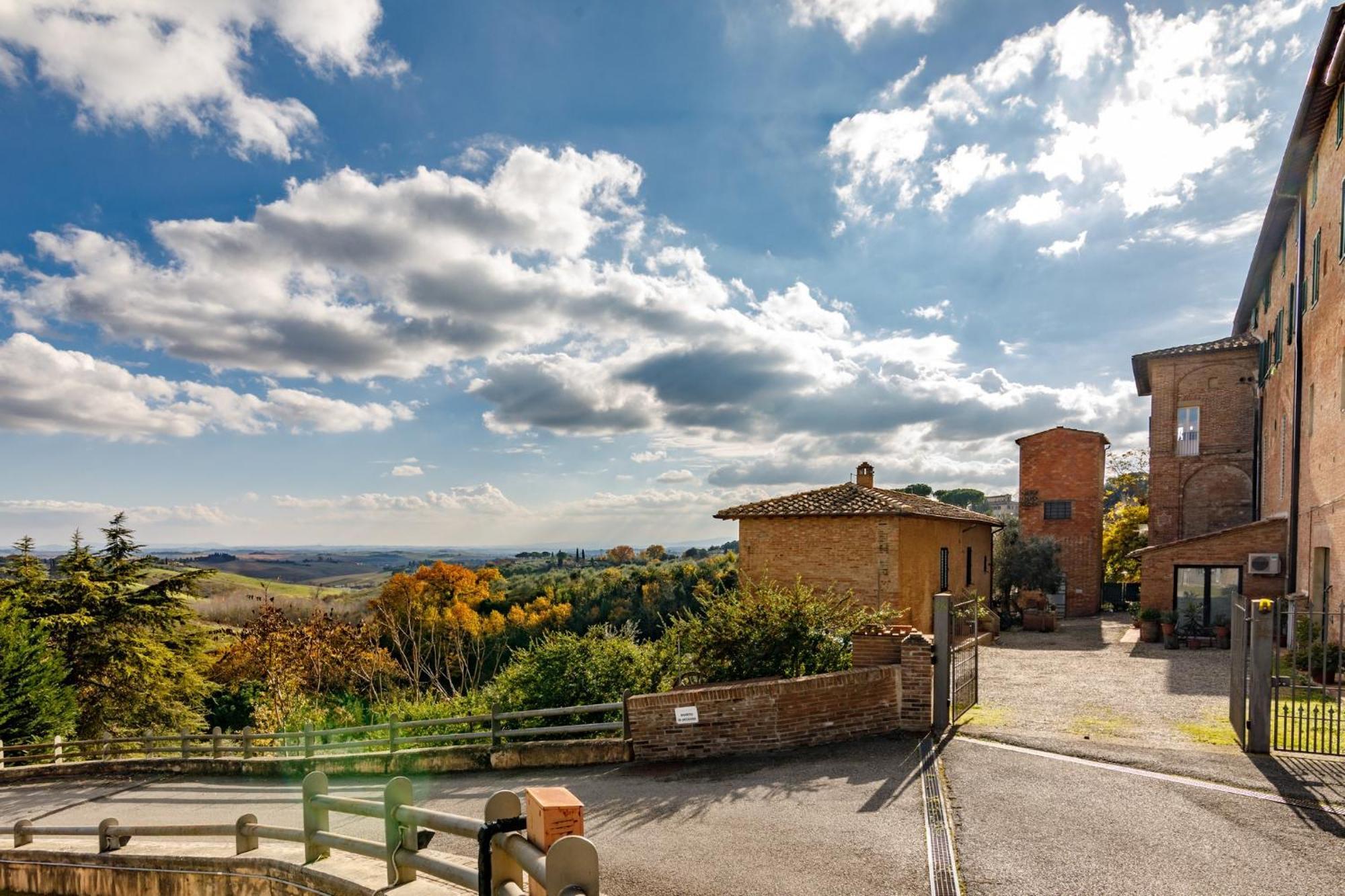 Porta Romana Elegant Apartments With Private Parking! Siena Exteriér fotografie